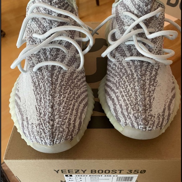 Yeezy Blue Tint Size 9.5 US Amazing Condition - Picture 3 of 4